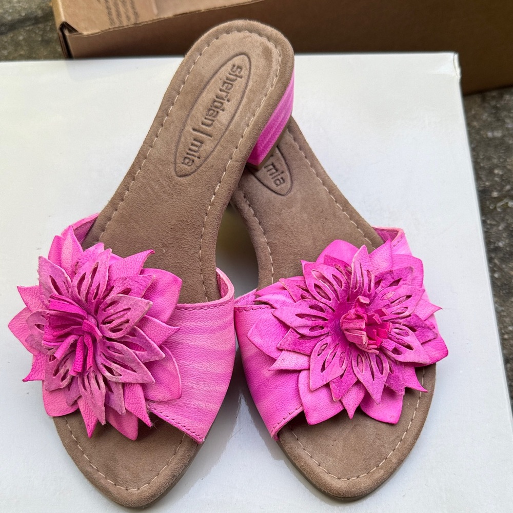 Sheridan Mia Pink Floral leather sandal size 36